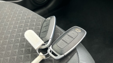 Nissan Juke 1.0 DiG-T 114 N-Connecta 5dr DCT Petrol Hatchback